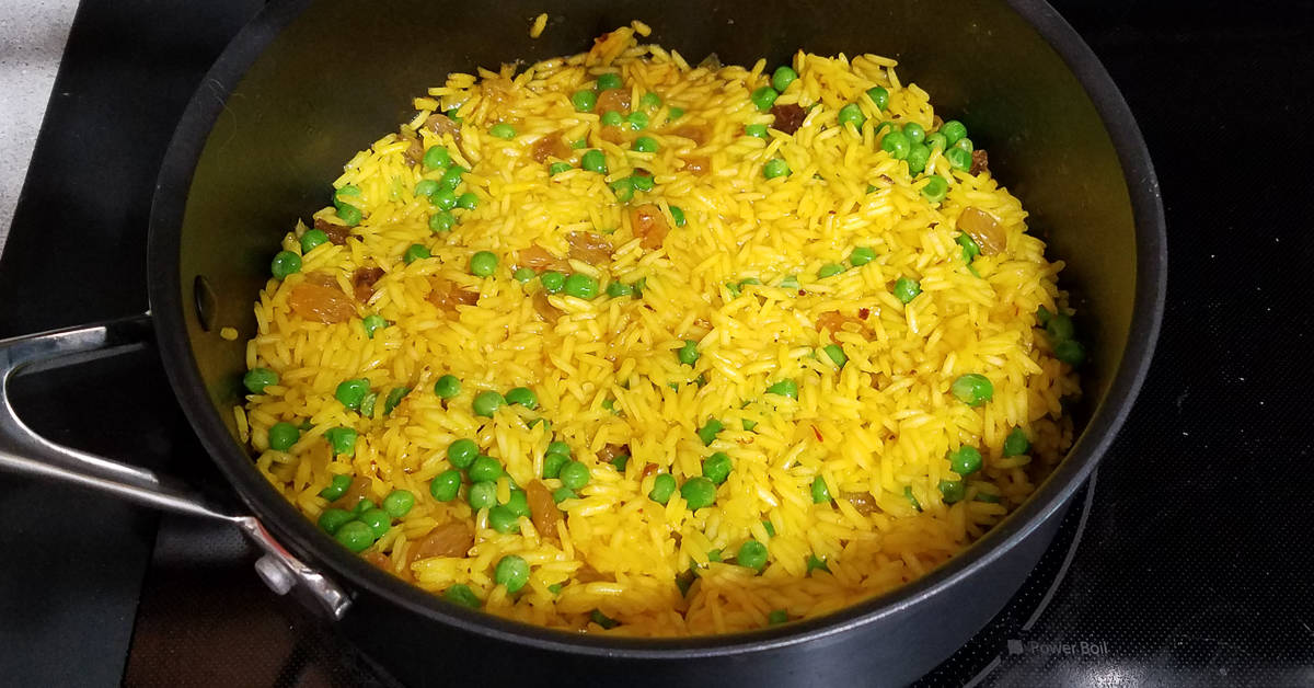 Rice Pilaf peas and rasiins mixed into rice