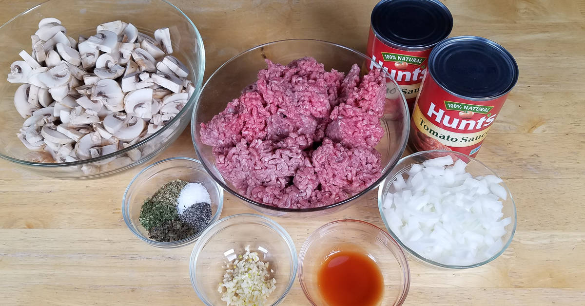Beef and Spinach Casserole meat sauce ingredients