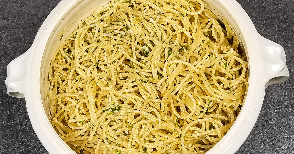 Spaghetti Aglio e Olio ready to serve